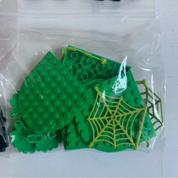 LEGO Marvel 11200 Spidey & Gobby’s Raptor Battle at Tree House HQ - Picture 9 of 11